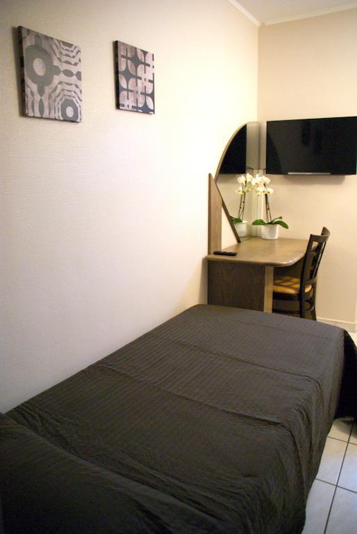 Hotel Charly'S Gare Senningerberg Esterno foto