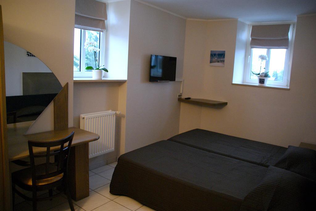 Hotel Charly'S Gare Senningerberg Esterno foto